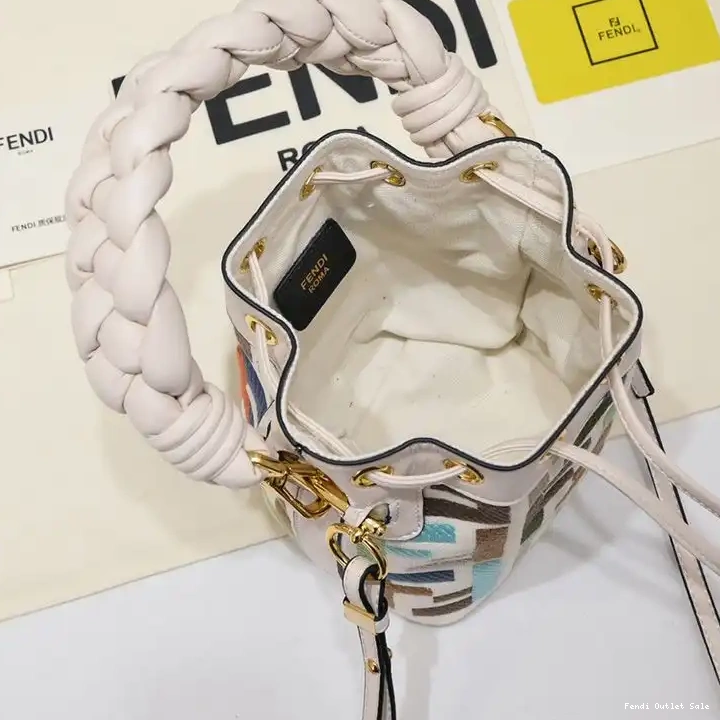Affordable FF with Handle In Beige Woven Tresor Bucket Mon Mini Motif Bag Fendi Canvas 0505